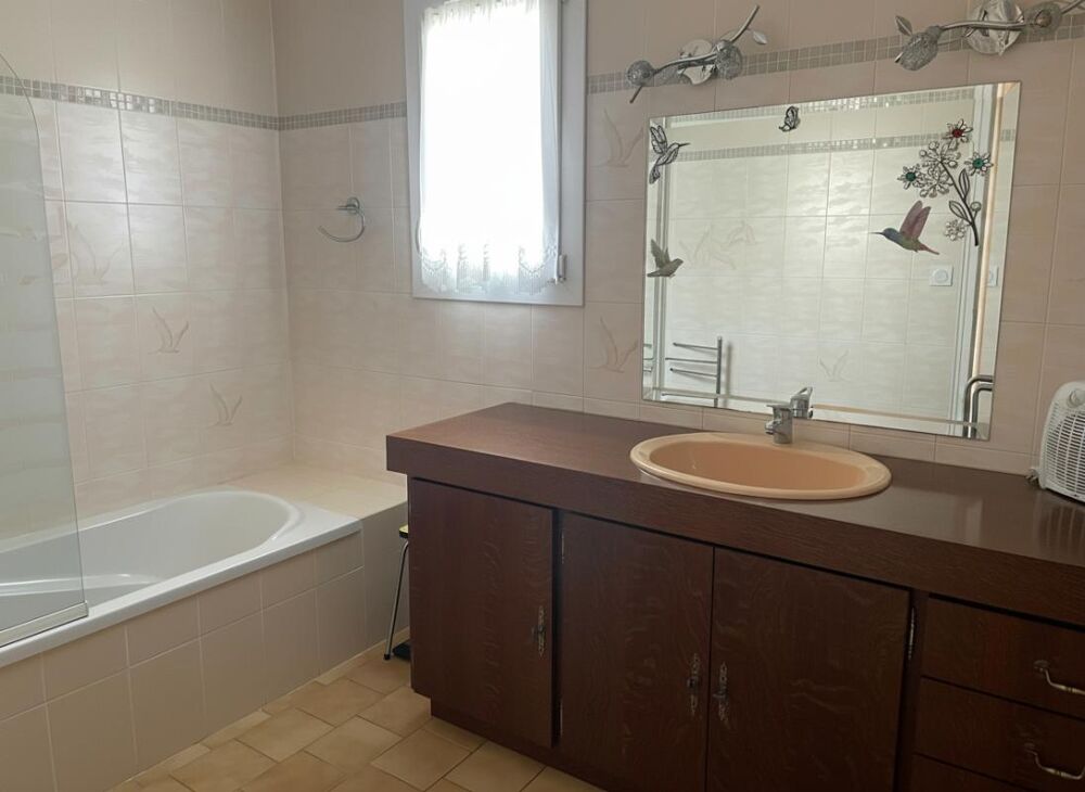 Maison Saint Genis Des Fontaines 4 pièce(s) 90 m2