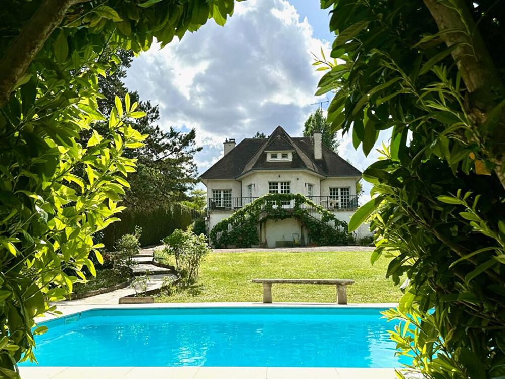 A VENDRE Secteur recherché AMILLY - SPACIEUSE MAISON, PISCINE, JARDIN, ACCES PRIVATIF AU CANAL DE BRIARE