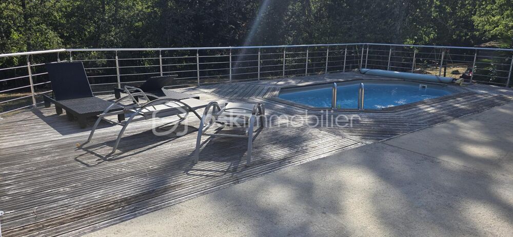 BELLE MAISON de plain-pied avec piscine sur terrain de 2962 m2