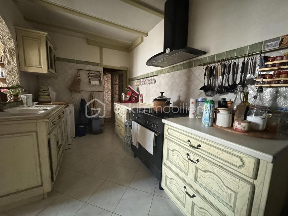 Maison familiale de 132 m2 - 6 pièces à fort potentiel avec cave et garage