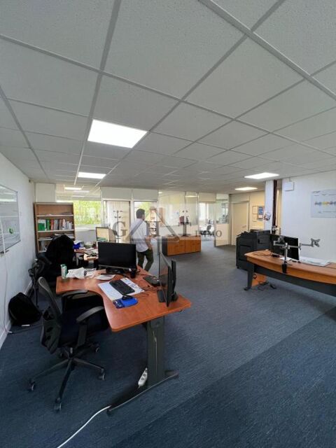   ENTREPOT BUREAU 350M² A LOUER AUX ULIS 