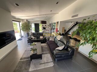 Vente Maison Villa d'exception à Contes - Volumes rares, piscine & dépe Contes