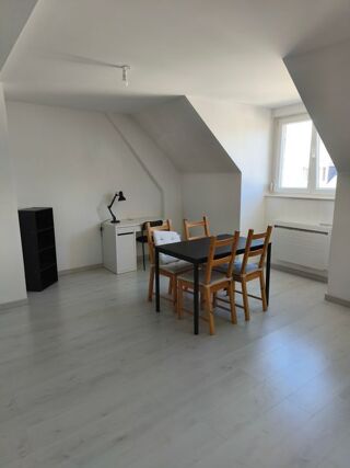  Appartement à louer 3 pièces 76 m²