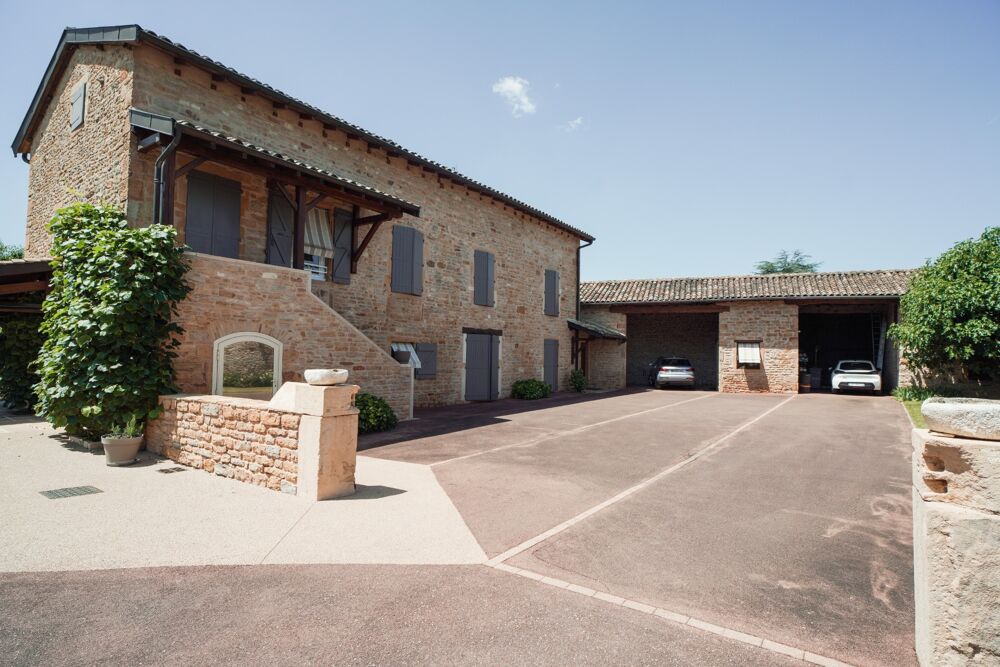 Maison à vendre 9 pièces proche de MACON (71)