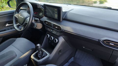 Sandero Stepway 1.0 TCe 110 Extreme - Premi&egrave;re main Garantie constru 2025 occasion 36700 Clion