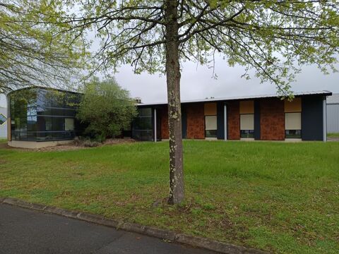 LOCAL COMMERCIAL COMPOSE DE PLUSIEURS ESPACES DE TRAVAIL 388000 40800 Aire sur l adour
