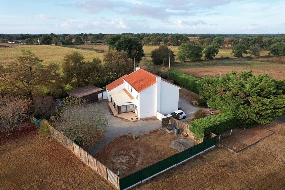 MAISON SAINT HILAIRE DE CHALÉONS 44680 - 185 M² - 4 CHAMBRES - BUDGET 285 000 HAI
