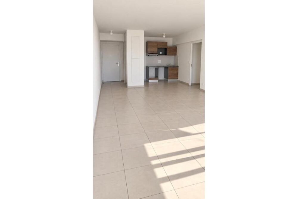 Vente Appartement Appartement T4 avec belle terrasse couverte sans vis à vis à Béziers Beziers