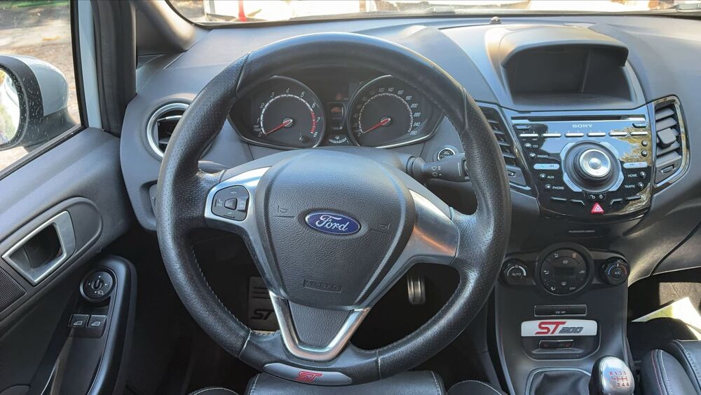 Fiesta 1.6 EcoBoost 200 ST 2016 occasion 13300 Salon De Provence