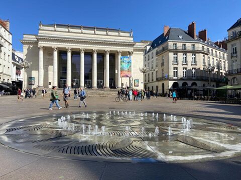  44000 NANTES - A LOUER LOCAL COMMERCIAL 205 m² 