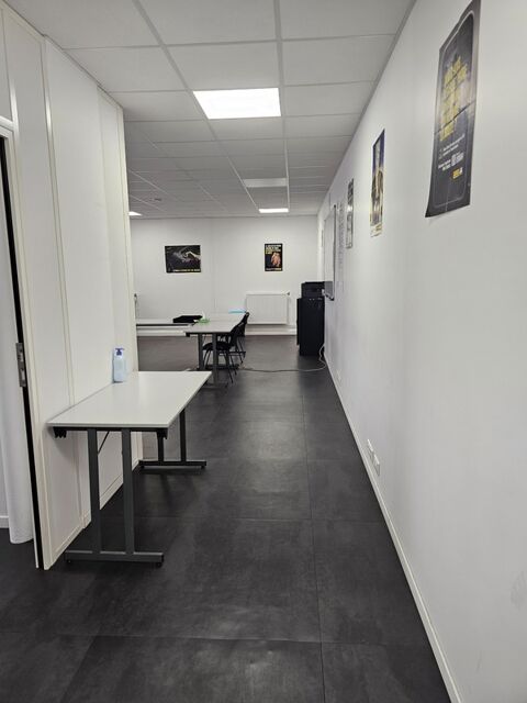   bureau de 115 m2 à louer à CERGY (95) immeuble Ordinal avec parkings 
