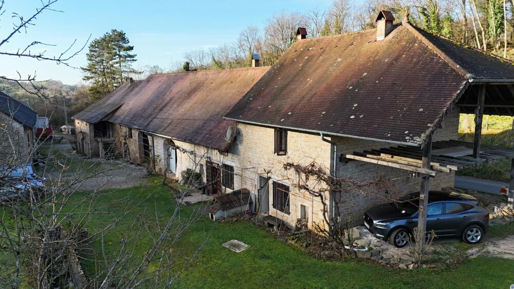 à vendre  Propriété/château Beaufort (39190)