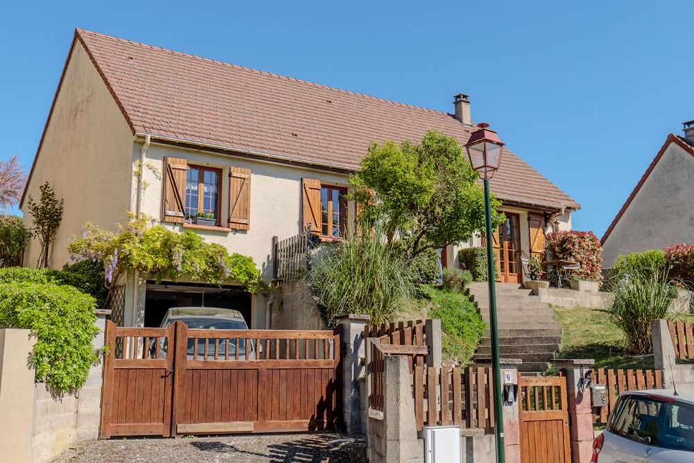 EXCLUSIVITE PROPRIETES-PRIVEES : Maison familiale à GAILLON-SUR-MONTCIENT