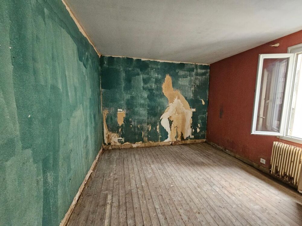MAISON DE 100 m² AVEC 50 m² DE COMBLE AMMENAGABLE ET GRANGE DE 26 m² LE GOND PONTOUVRE (16)
