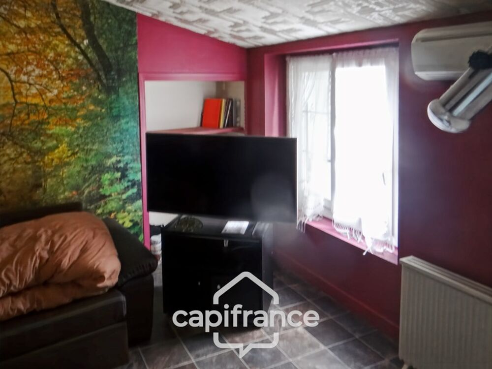 À vendre, maison dhabitation située dans une zone résidentielle avec terrain constructible de 1229 m2