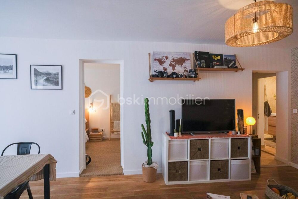 AIX-EN-PROVENCE  CAMPAGNE AU CALME ABSOLU ENTRE VENELLES ET PUYRICARD - APPARTEMENT RÉNOVÉ AVEC PISCINE
