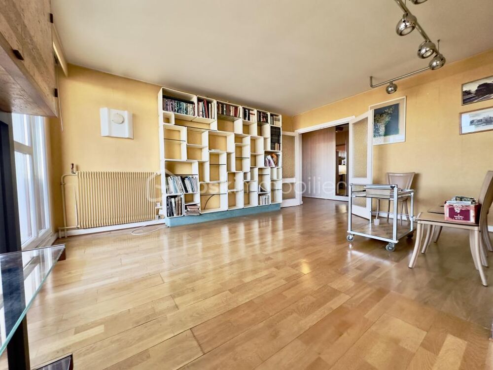 À VENDRE  Spacieux appartement T5 avec balcon  STAINS (93240)