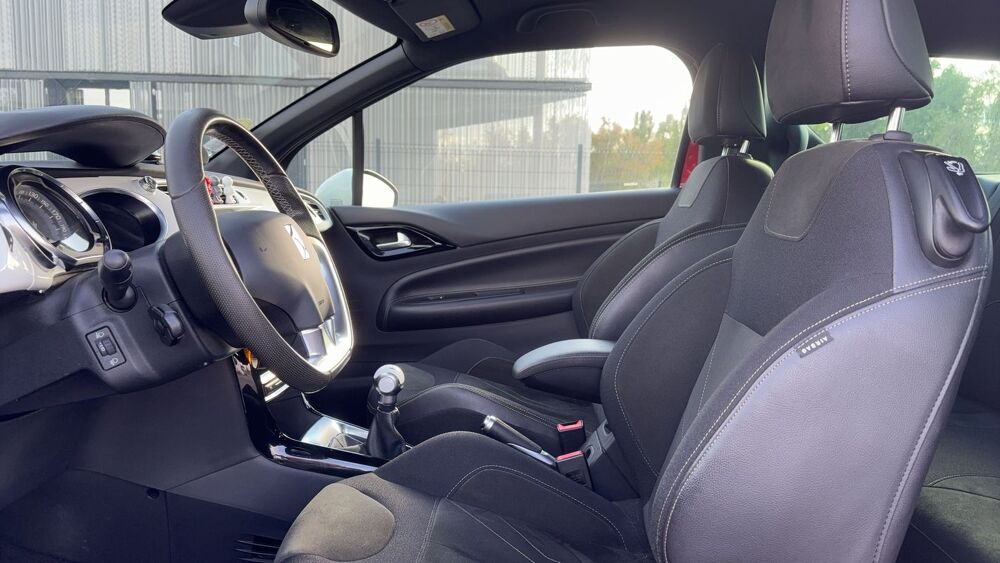 DS3 1.6 BlueHDi 100 Sport Chic 2016 occasion 37230 Fondettes