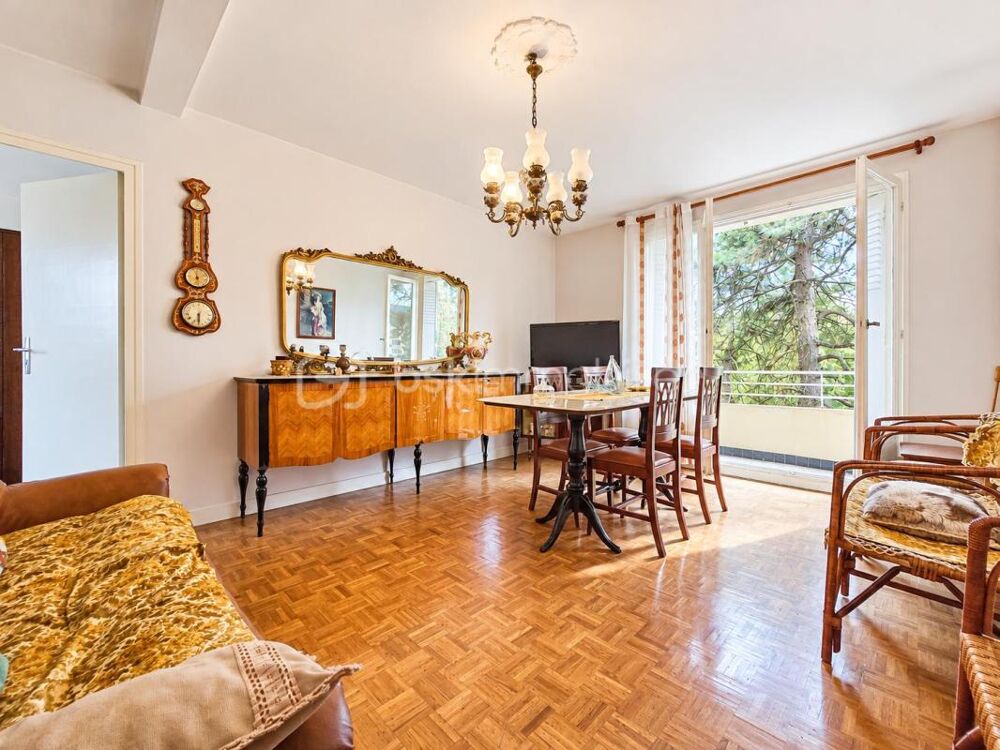 Vente Appartement Appartement 52 m² – 2 chambres – Balcon, loggia, cave et parking – Saint-Martin-d'Hères Village Saint martin d heres