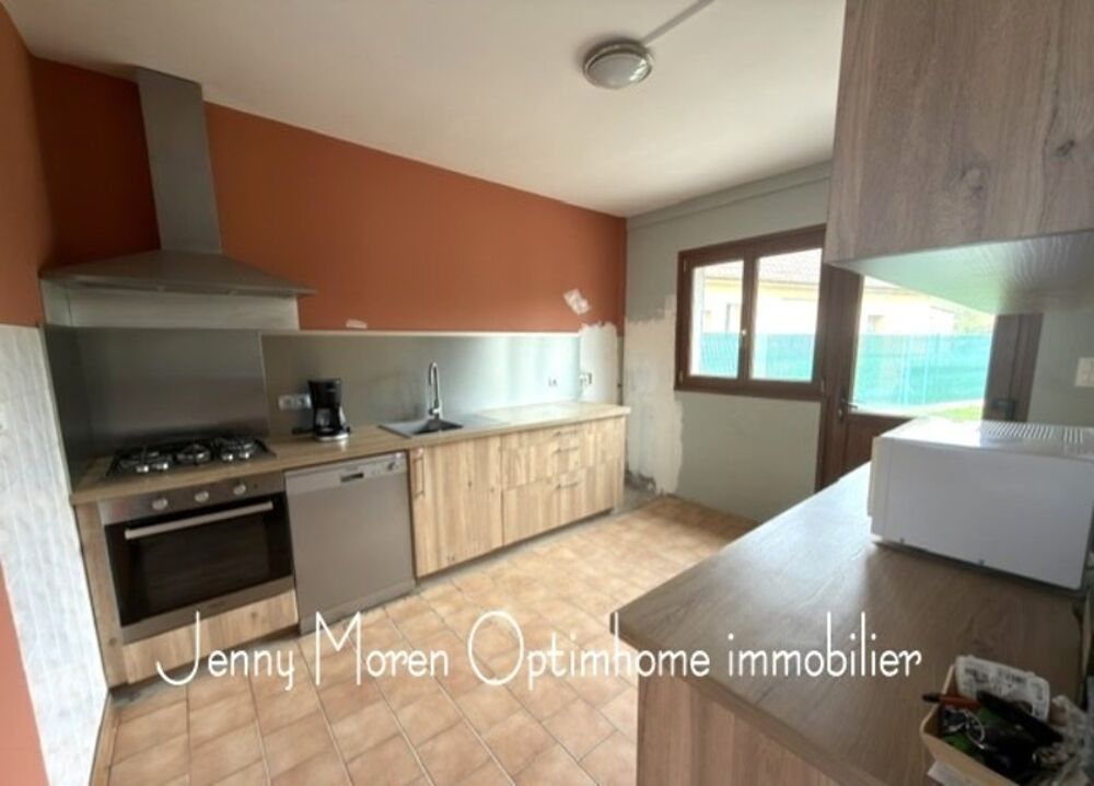 MAISON INDIVIDUELLE AVEC JARDIN GARAGE 3 CHAMBRES