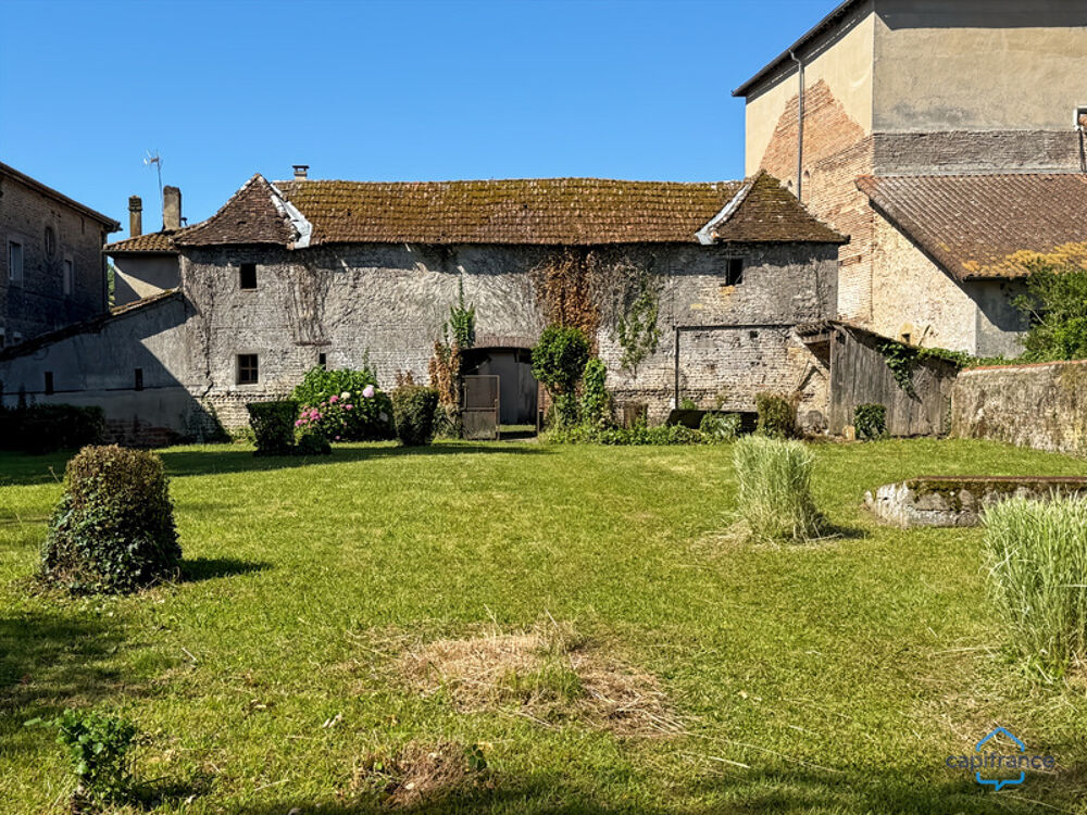 Dpt Landes (40), à vendre AIRE SUR L'ADOUR maison à rénover T6 de 200 m² habitables + garage attenant et dépendances sur 1314 m²