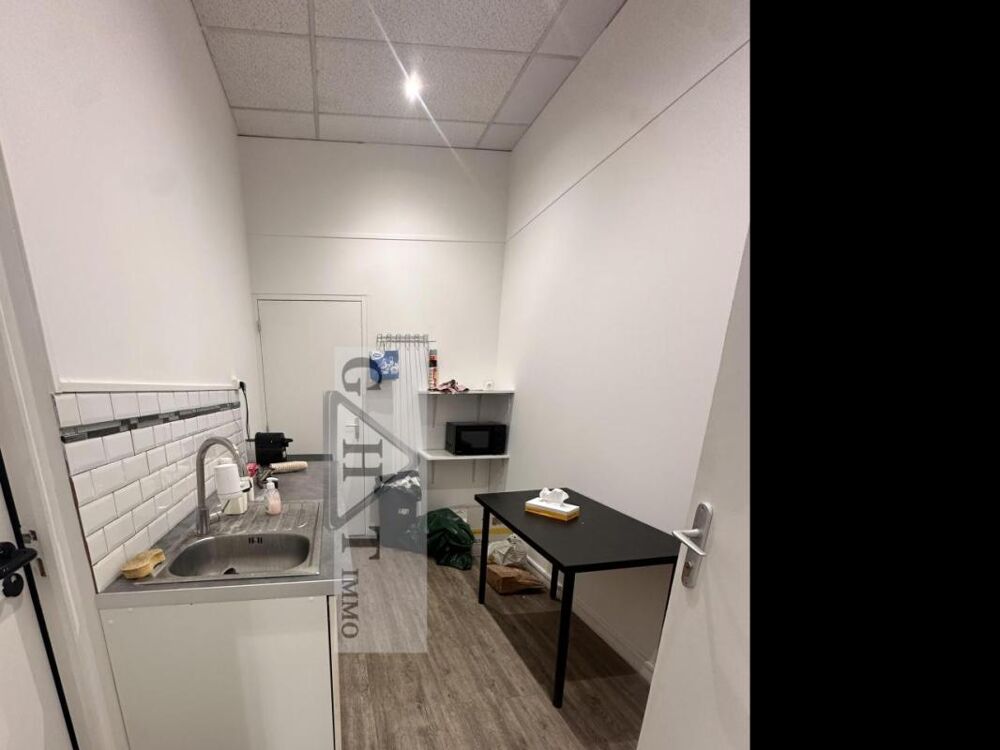   Local 80 m² à louer Creteil