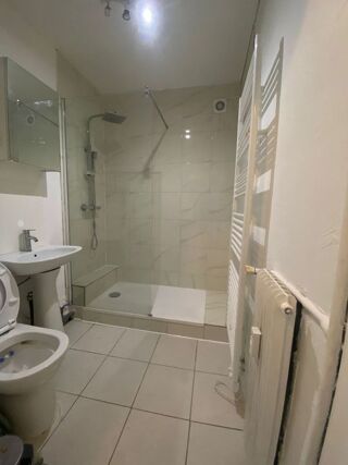  Appartement à louer 2 pièces 33 m²