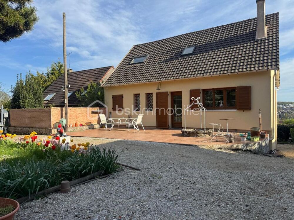 Maison traditionnelle 6 pièces au calme avec sous-sol/garage/terrasse/carport/jardin