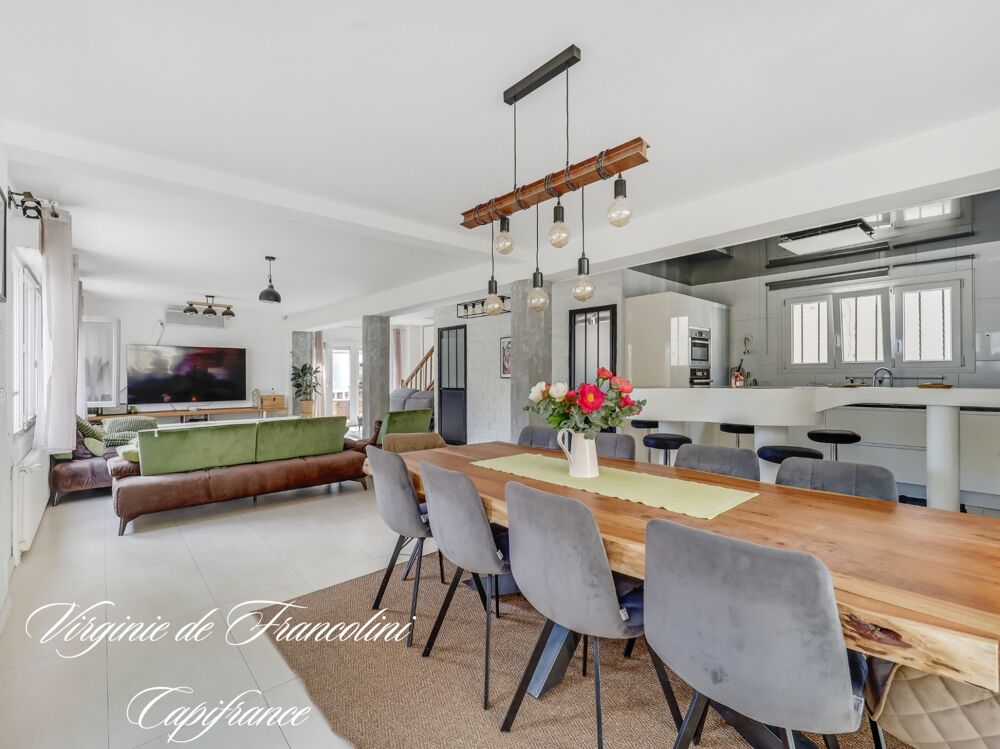 Vente Maison Centre-ville-Coteaux-A vendre belle maison 250 m²-Parcelle 970 m² -6 chambres - Piscine,3 terrasses, dépendance, jardin, garage Champigny sur marne