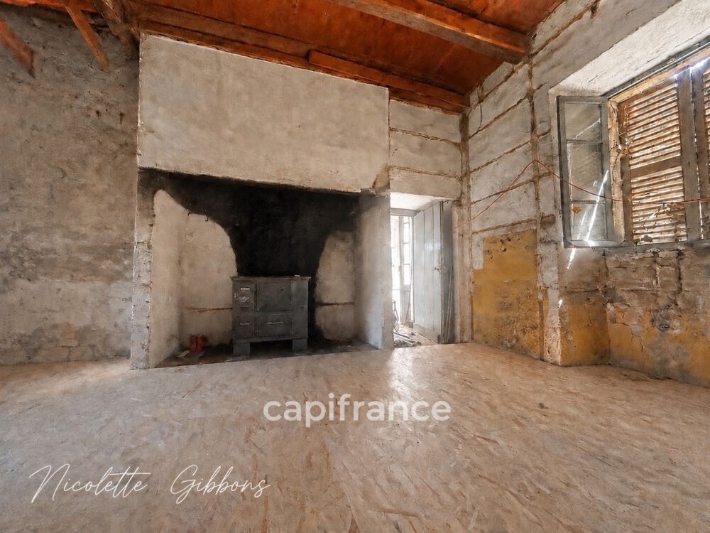 Maison à rénover entièrement 9 pièces SEXCLES (19)