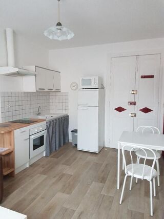  Appartement à louer 2 pièces 27 m²