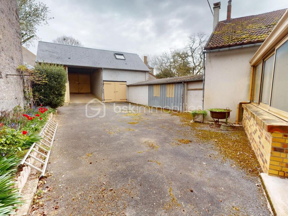 Maison de bourg de 100 m² à Sermaises