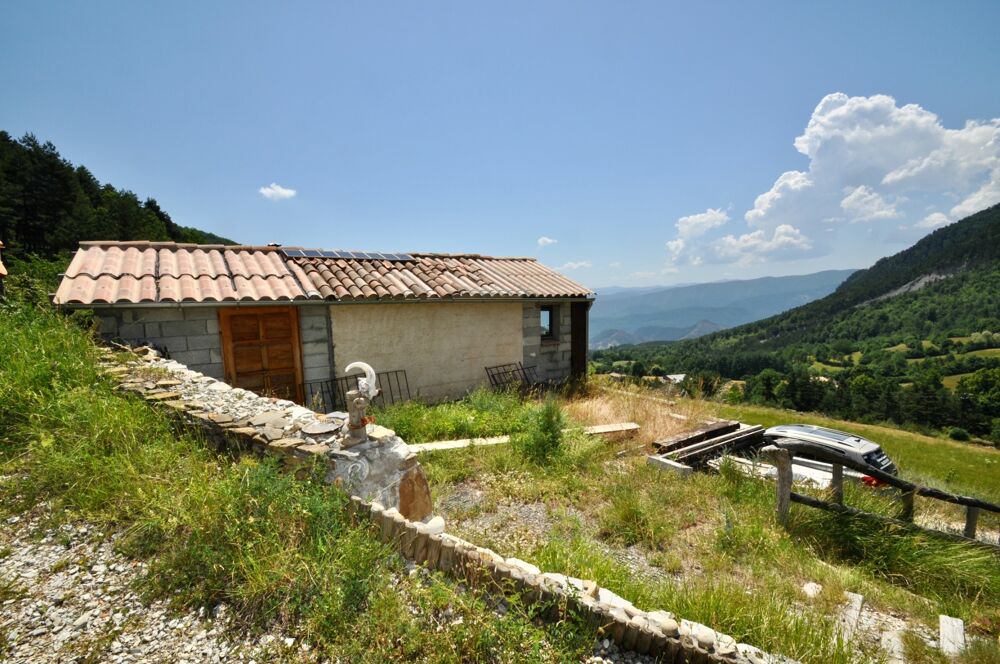 Vente Ferme Dpt Alpes de Haute Provence (04), à vendre Proche ENTREVAUX Maison atypique sur 4 hectares, Vue panoramique Castellet les sausses
