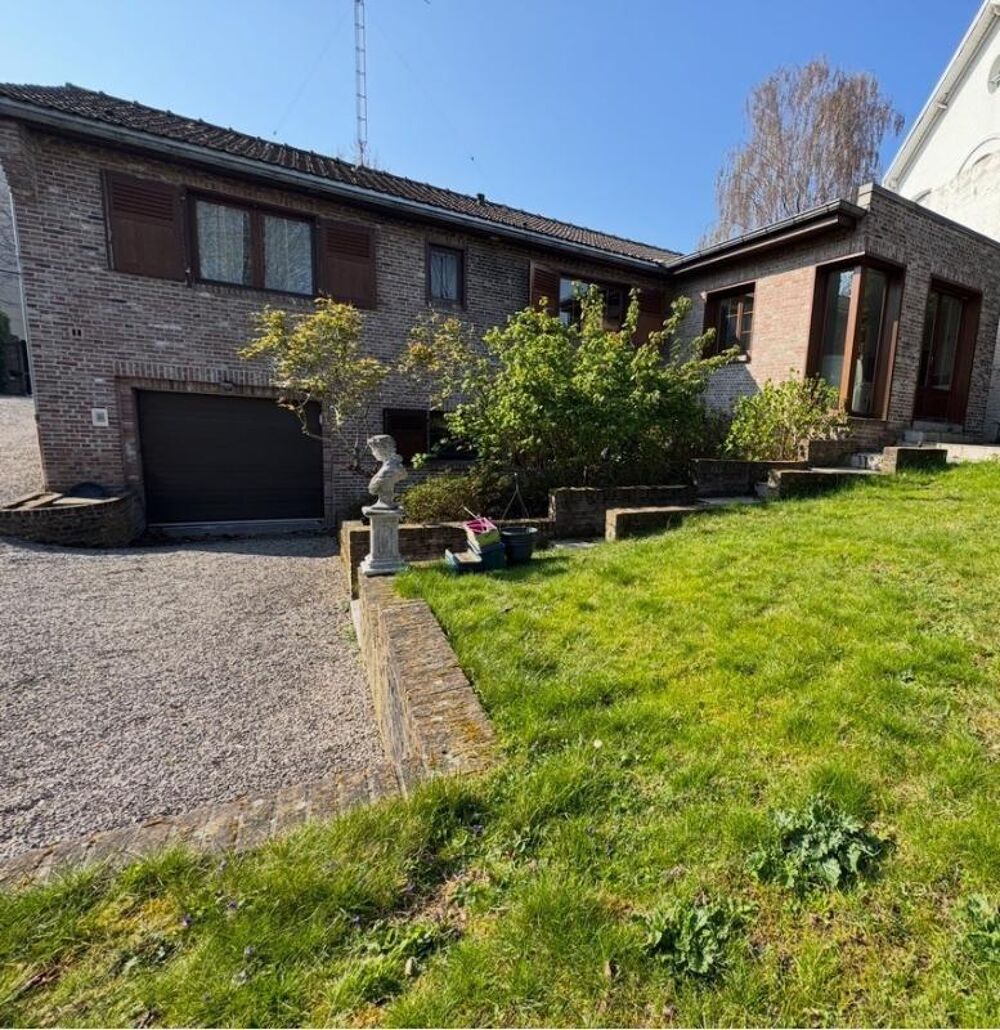 Magnifique plain pied individuel 4 chambres/bureau terrain 1100 m2 avec garage et parking