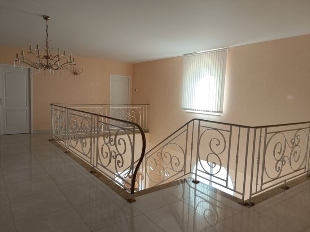MONTLUCON A vendre Maison contemporaine 7 pièces