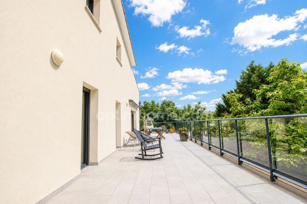 Appartement dexception avec terrasse panoramique au coeur de Montastruc-la-Conseillère