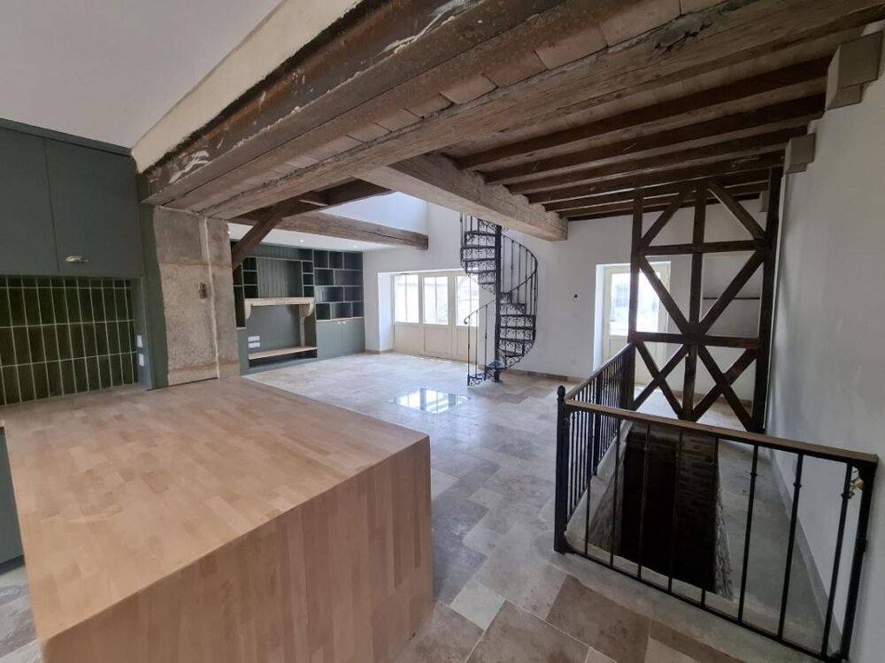 Location Maison Maison meublée avec cave , mezzanine et stationnements à Romanèche-Thorins Romaneche thorins