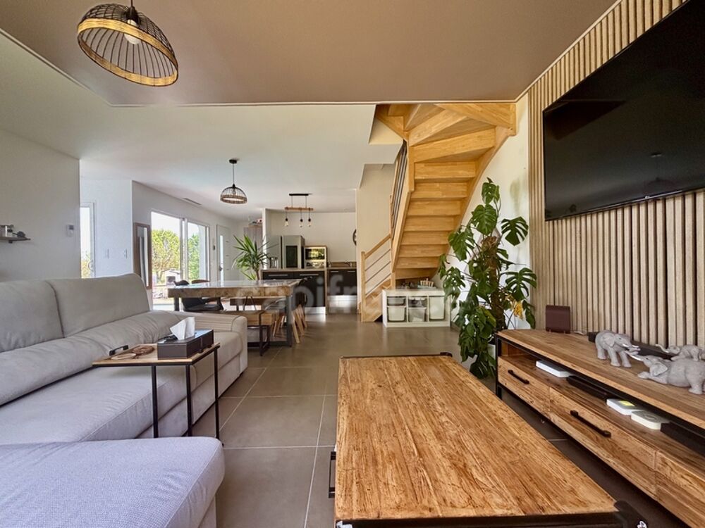 CODOGNAN(30), À VENDRE VILLA CONTEMPORAINE P7 DE 147m2, TERRAIN 645 m2, GARAGE, PISCINE, VUE DÉGAGÉE