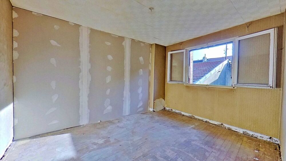 Vente Appartement Lunéville centre : Appartement T4 à renover avec un lot de cave - Visite virtuelle sur demande Luneville