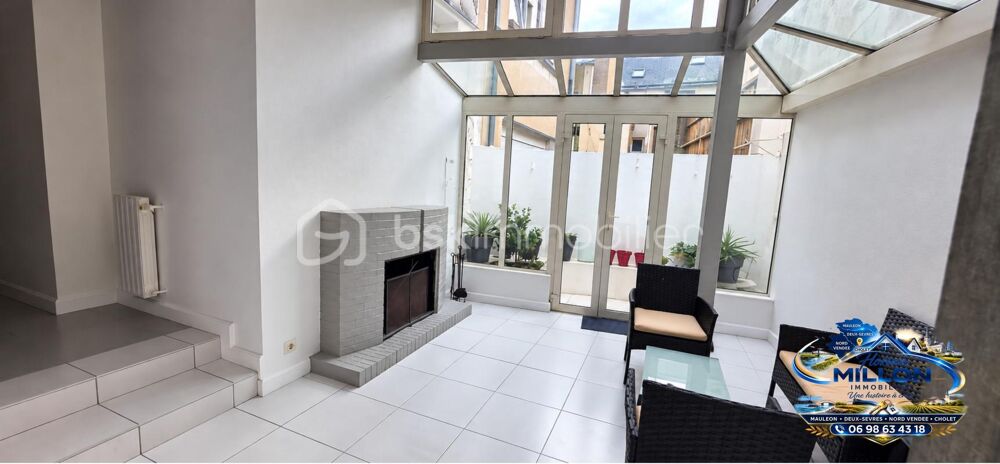 ? CHOLET HYPERCENTRE  APPARTEMENT DE CARACTÈRE DE 188 M²