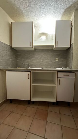  Appartement à louer 1 pièce 28 m²