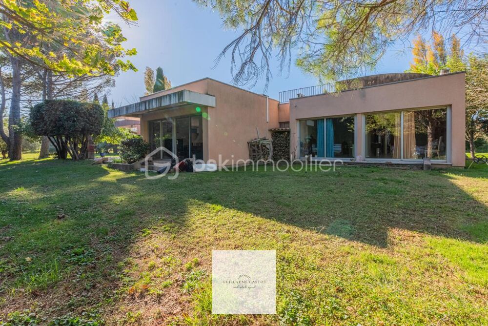 VILLA D'ARCHITECTE avec PARC ARBORÉ et PISCINE