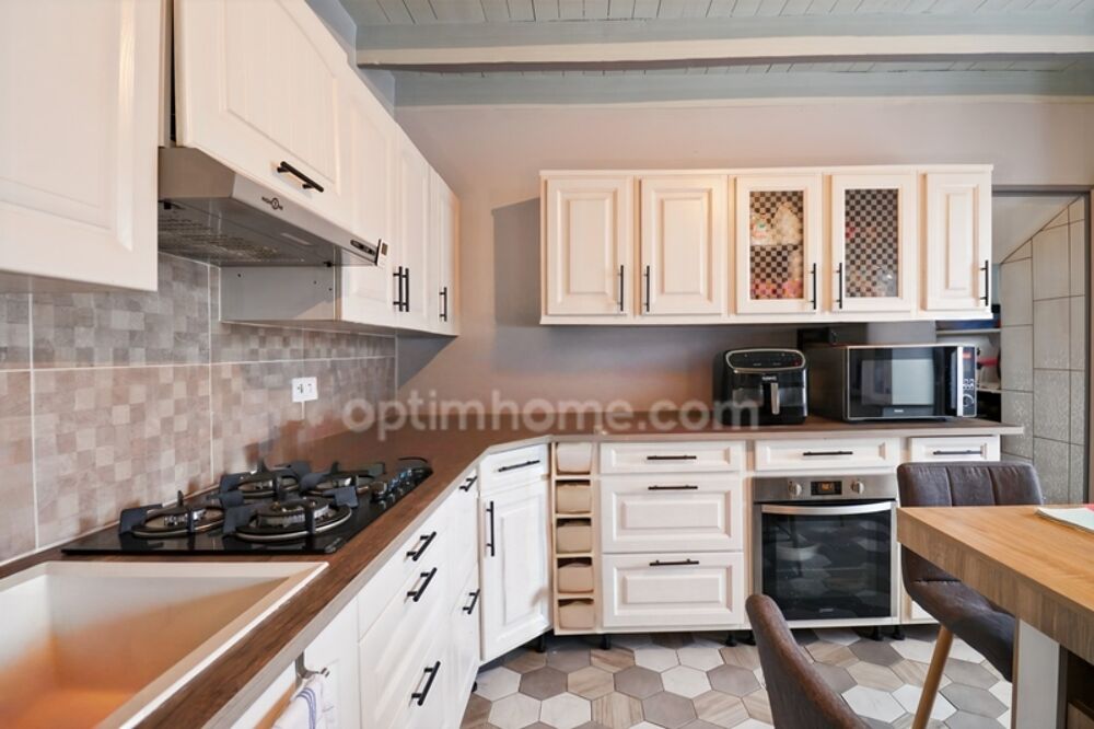 MAISON entièrement rénovée de 91 m² - 5 Pièces - 3 Chambres sur parcelle de 660 m² DROUX (87)