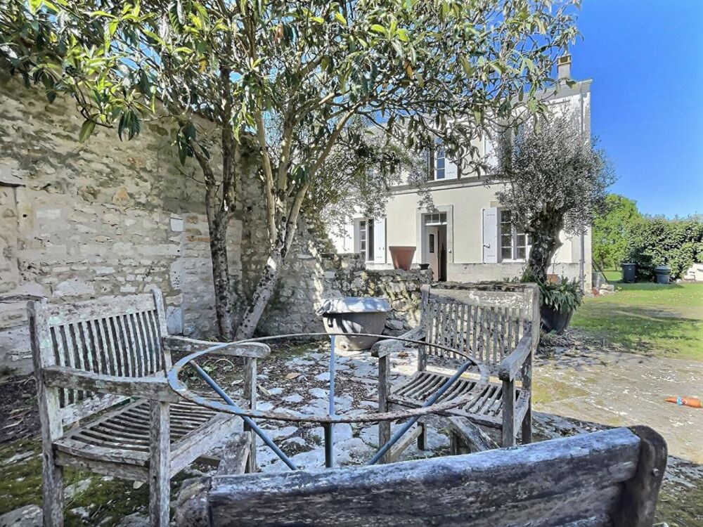 Vente Maison 17250 - Maison La Vallée 5 pièce(s) 140 m2 + 120 m2 à finir de rénover - La vallee