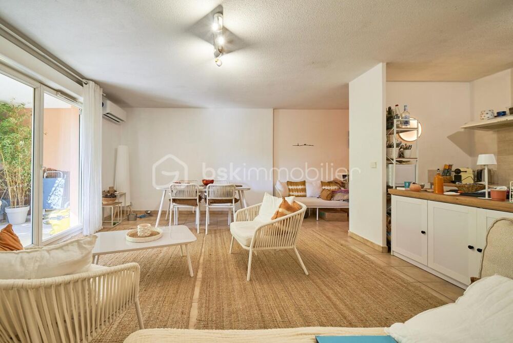 Vente Appartement T3 REZ DE CHAUSSÉE AVEC TERRASSE, PARKING ET GARAGE INCLUS Saint cyr sur mer