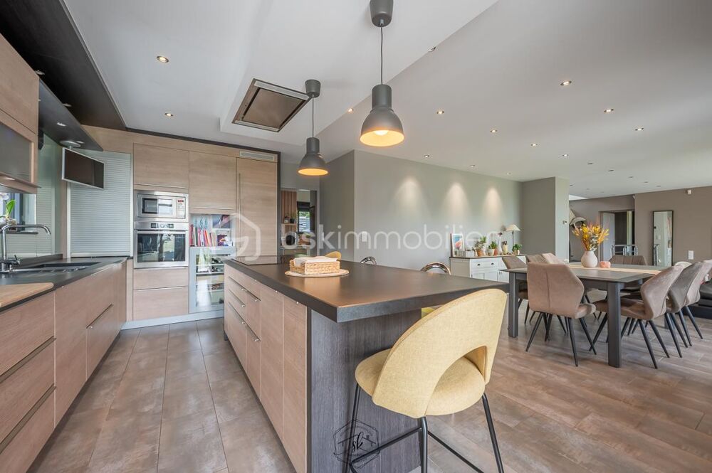 SCY-CHAZELLES  Villa d'exception de 315 m²