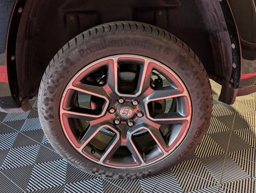 RAM 1500 5.7 4WD 396CH CREW LAMARIE SPORT 2018 occasion 77250 Moret Loing Et Orvanne