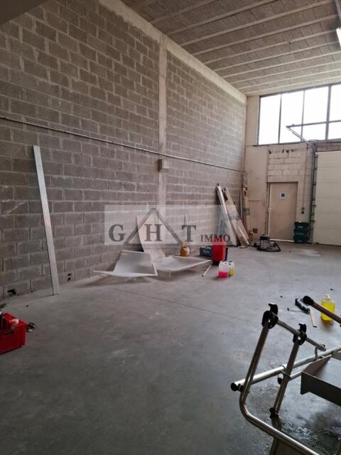   ENTREPOT 217M2 A LOUER BONDOUFLE 