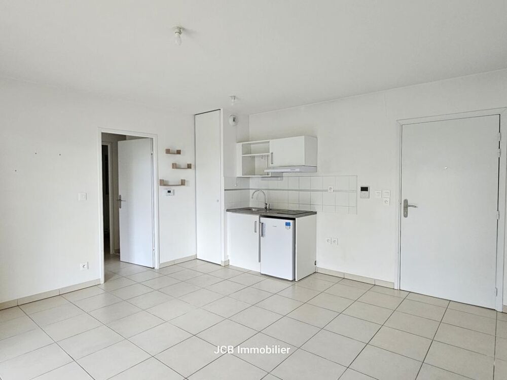 Location Appartement LA SALVETAT - T2 récent avec balcon et parking La salvetat saint gilles