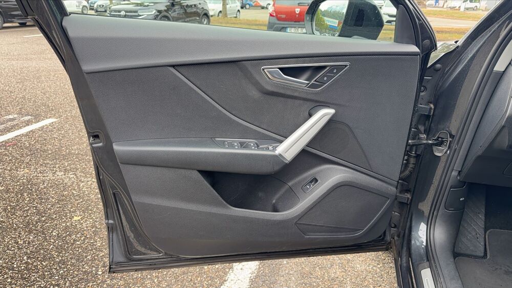 Q2 35 TFSI 150 S tronic 7 Design Luxe - Premi&egrave;re main Entretien 2020 occasion 73000 Chambery